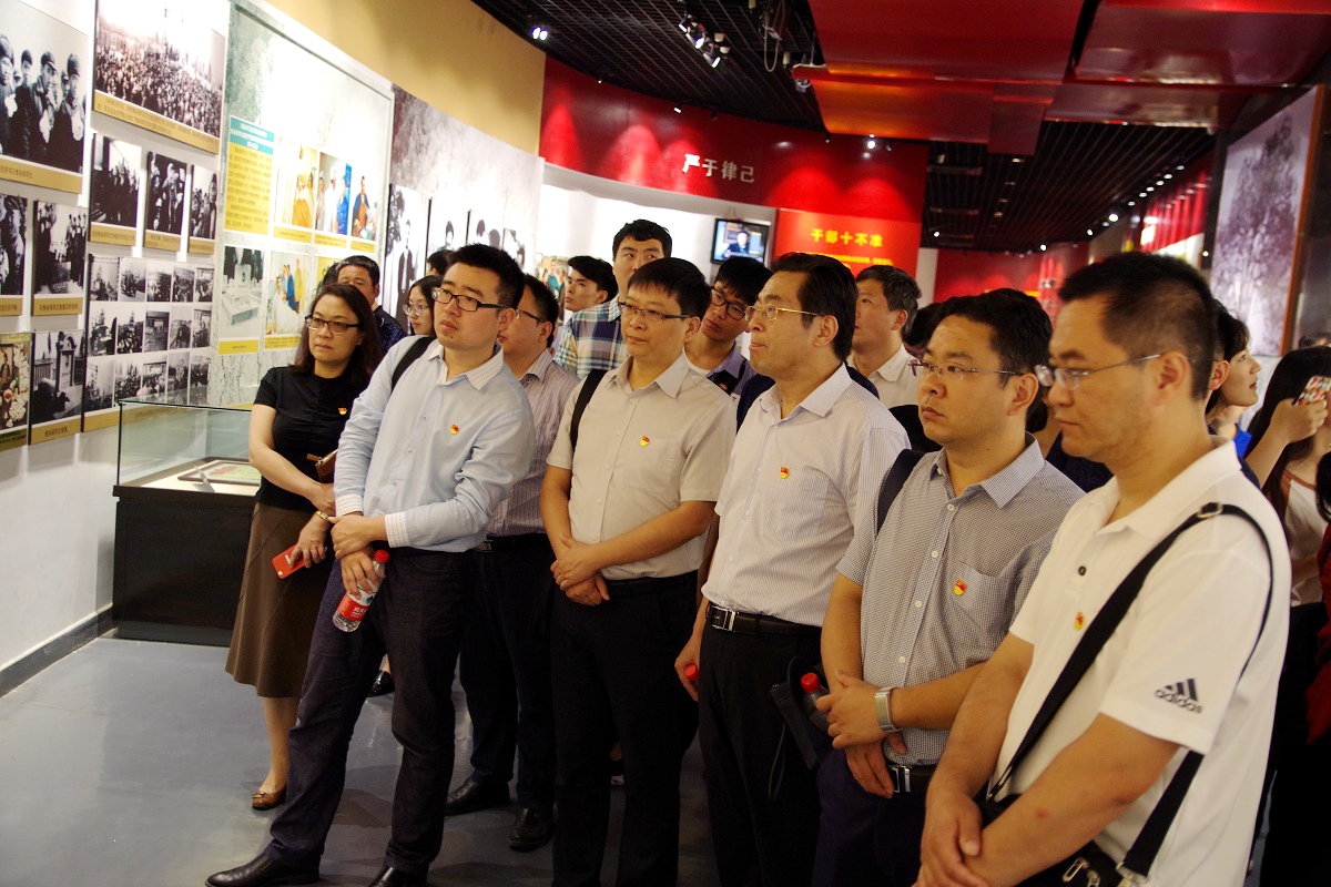 参观焦裕禄同志纪念馆