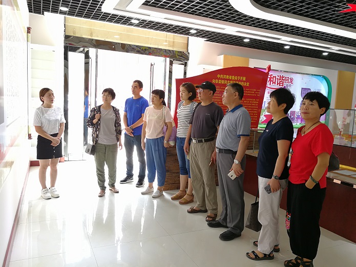 参观回龙精神展览馆