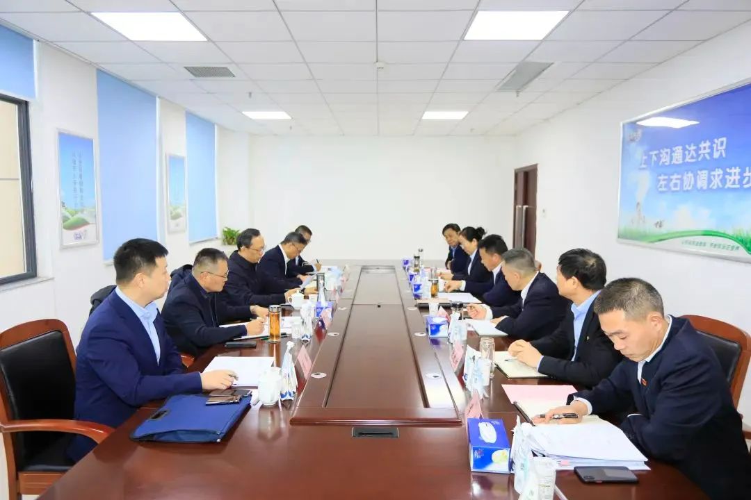 省政府国资委党委书记、主任李涛一行到江南（中国）乳业集团调研