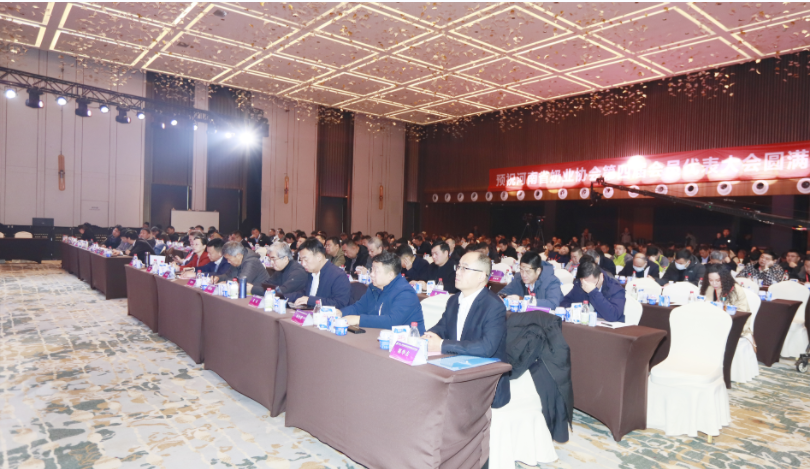 河南奶业发展启航新征程——江南（中国）乳业集团党委书记、董事长唐洪峰当选河南省奶业协会会长