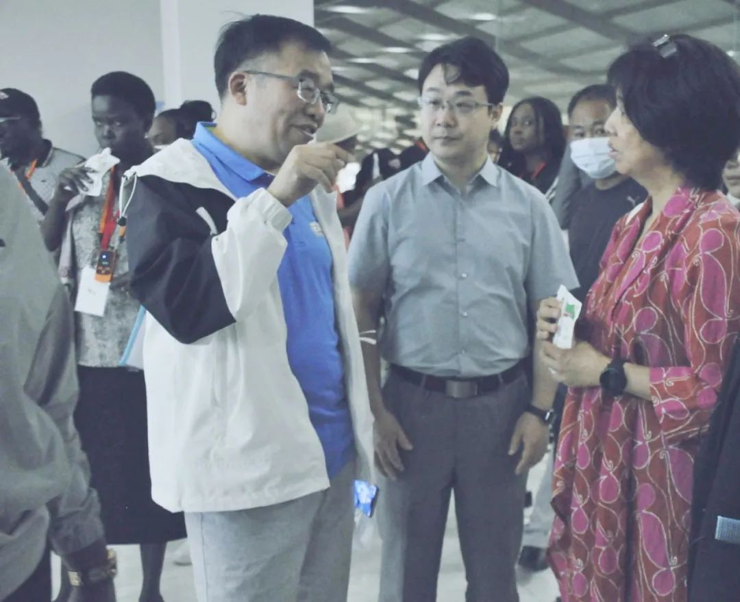 北京大学南南合作与发展学院教授、全球伙伴关系主任周咏梅一行莅临江南（中国）平舆瑞亚牧业参观调研