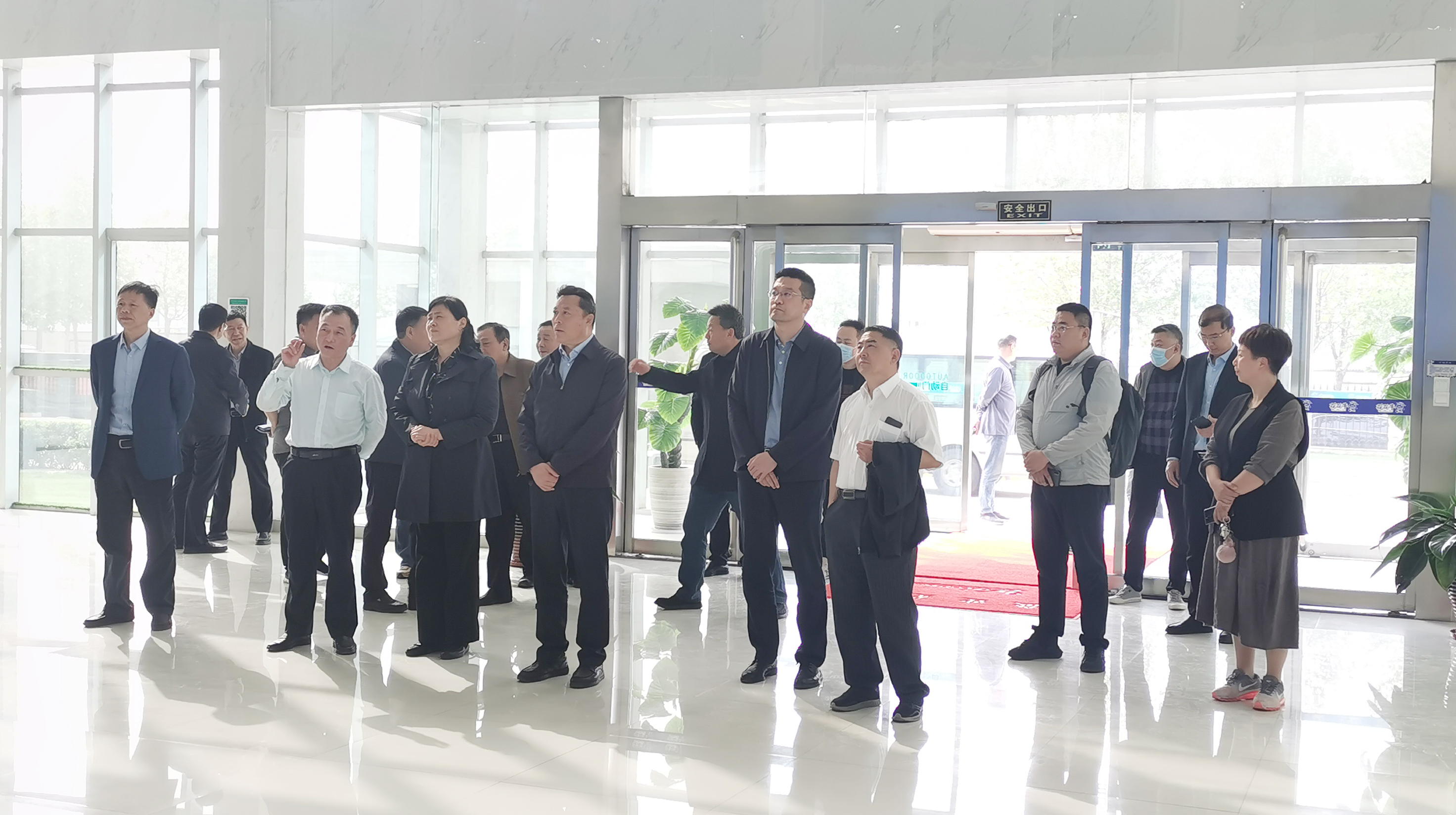 江南（中国）丨沈阳市人大常委会副主任曹鹏一行莅临江南（中国）考察座谈