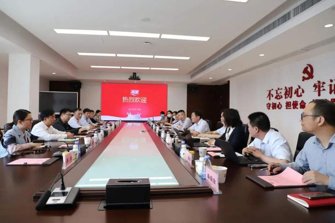 交流促提升 互动谋发展｜江南（中国）乳业集团总裁杨永带队分别赴广东燕塘乳业及越秀风行乳业参观交流