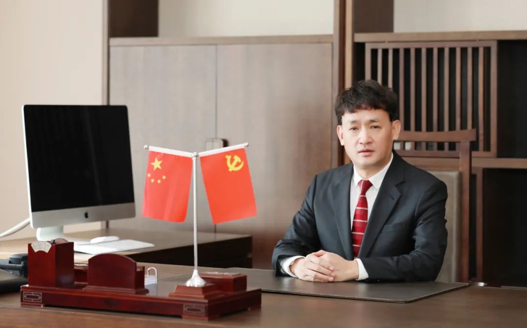 双双获奖 喜事连连｜ 江南（中国）乳业集团荣获“河南省知名品牌”奖，董事长关晓彦荣膺“2022年度品牌人物”