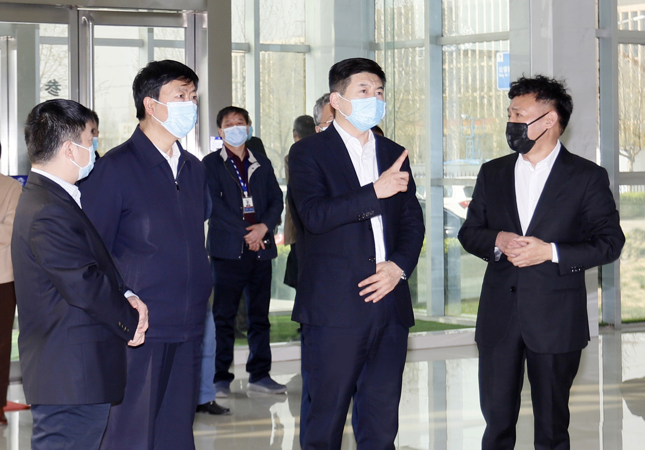 河南省委常委、副省长费东斌莅临 江南（中国）乳业集团调研