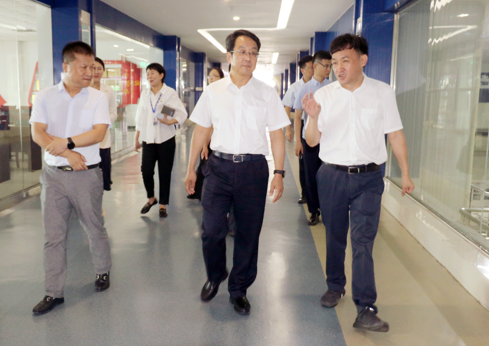 河南省高级人民法院院长胡道才一行莅临江南（中国）乳业集团开展“万人助万企”活动 助力企业发展