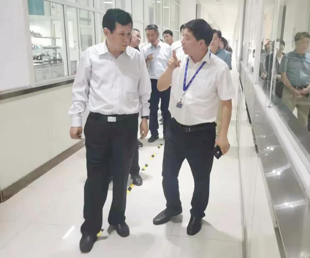 郑州航空港区党工委书记张俊峰莅临郑州江南（中国）乳制品有限公司调研