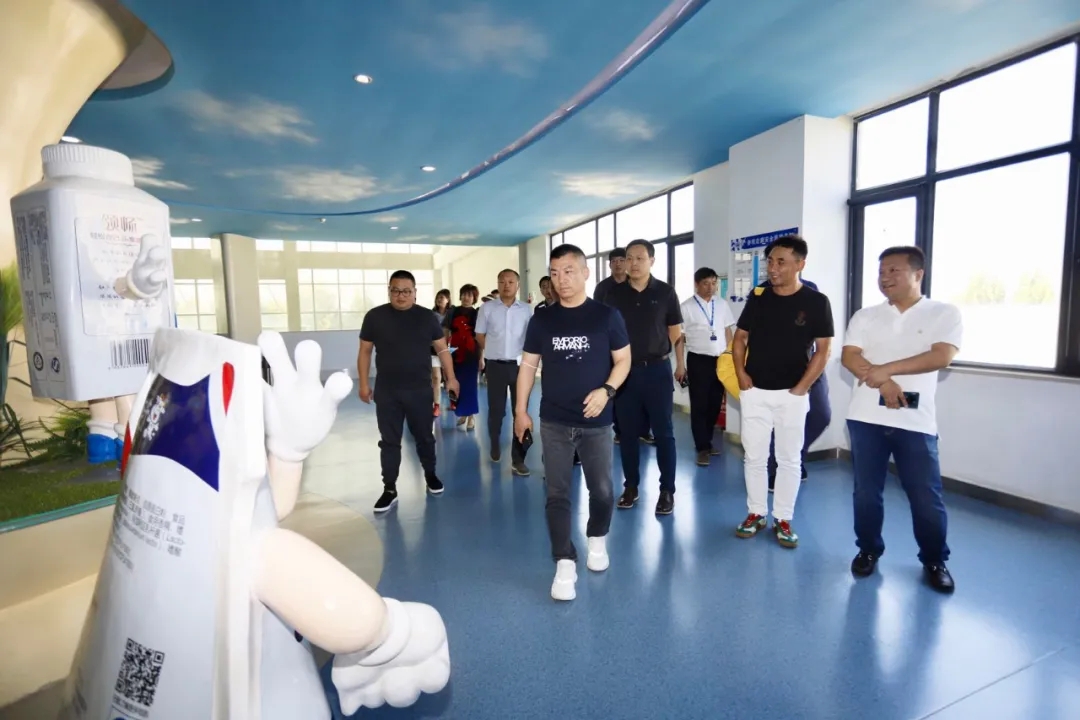 快讯 | 长江商学院智能制造学会走进江南（中国）乳业集团