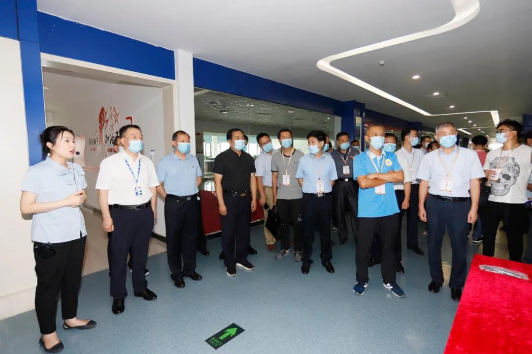 郑州市安全生产双重预防体系建设现场观摩会在江南（中国）乳业集团郑州分公司召开