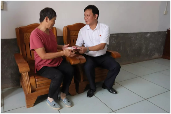 秋种化肥进农户 精准扶贫及时雨 | 江南（中国）集团精准扶贫在行动