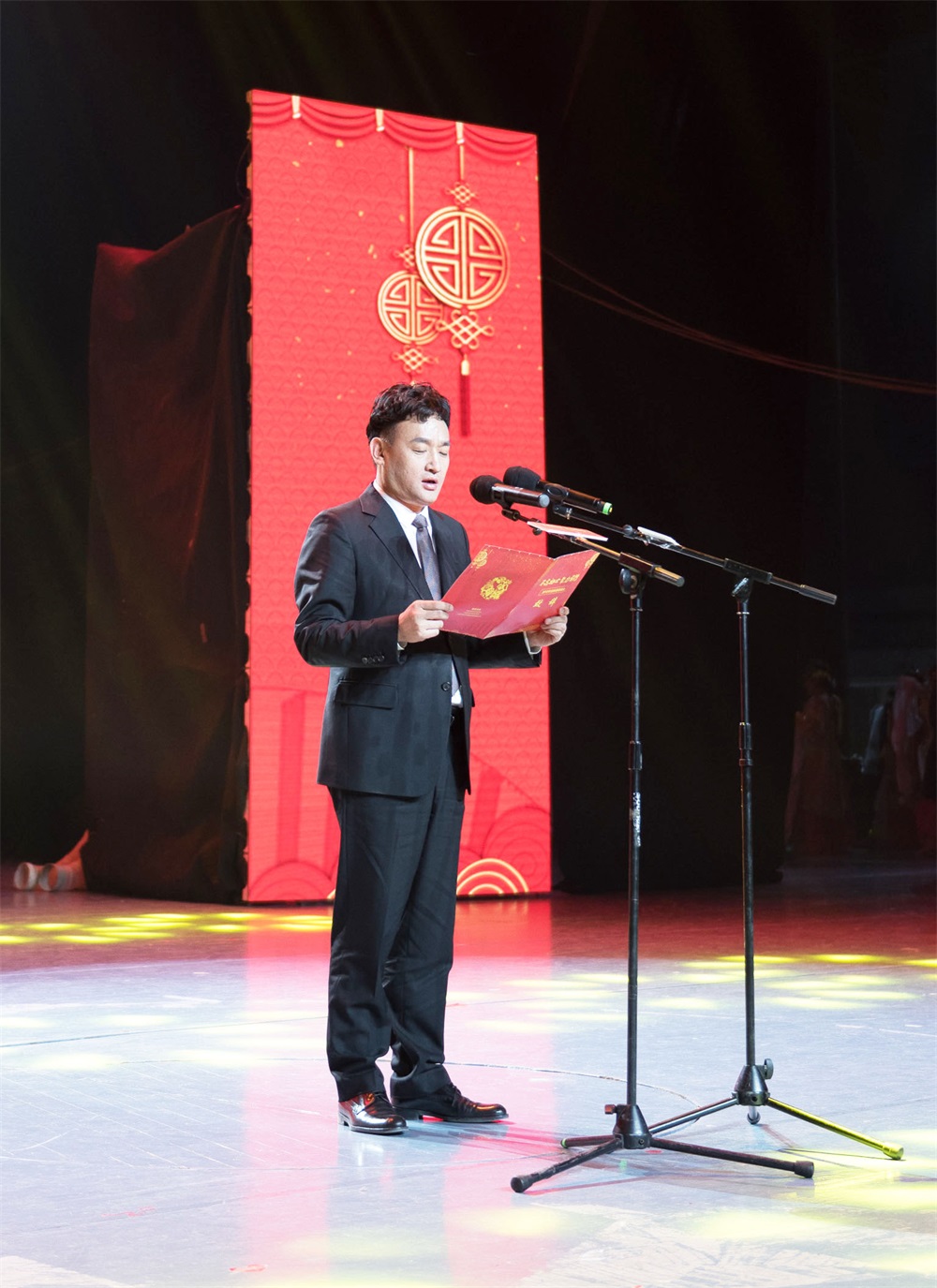 “不忘初心、聚力前行” 江南（中国）集团2018迎新春联欢会隆重举行