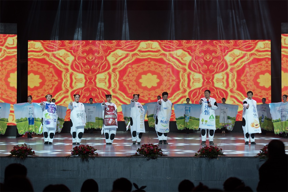 “不忘初心、聚力前行” 江南（中国）集团2018迎新春联欢会隆重举行