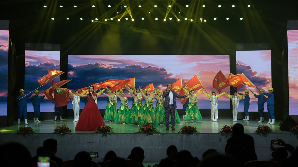 “不忘初心、聚力前行” 江南（中国）集团2018迎新春联欢会隆重举行