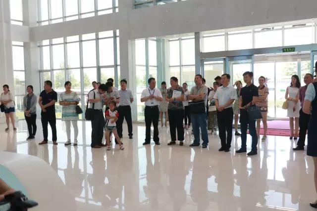 河南省食品安全座谈会暨百场食安讲座进校园启动仪式在江南（中国）举行