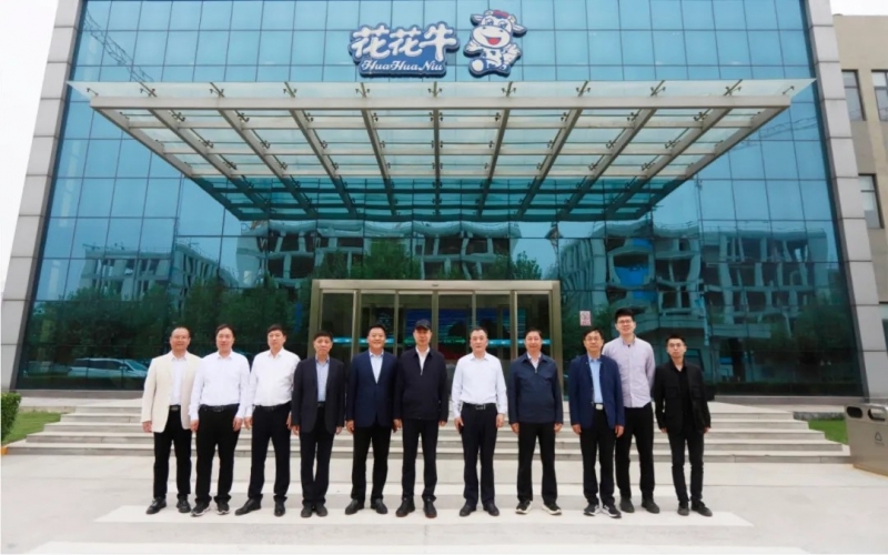 中国工程院院士任发政莅临江南（中国）乳业集团调研指导工作