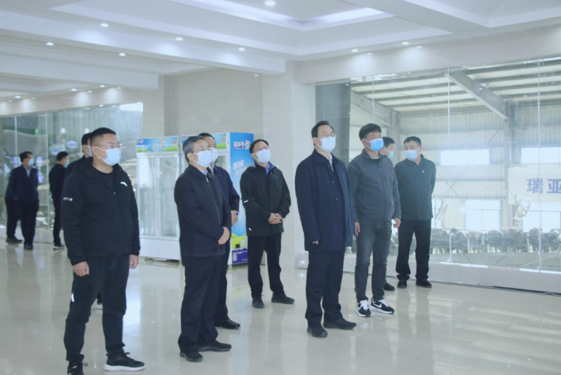 河南省人大常委会党组书记、副主任孔昌生莅临江南（中国）鲁山瑞亚牧场参观调研