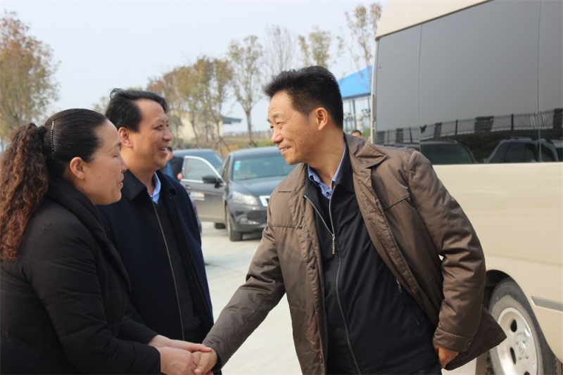 河南省财政厅副厅长庞学孟一行莅临江南（中国）集团养殖事业部鲁山瑞亚牧业有限公司调研