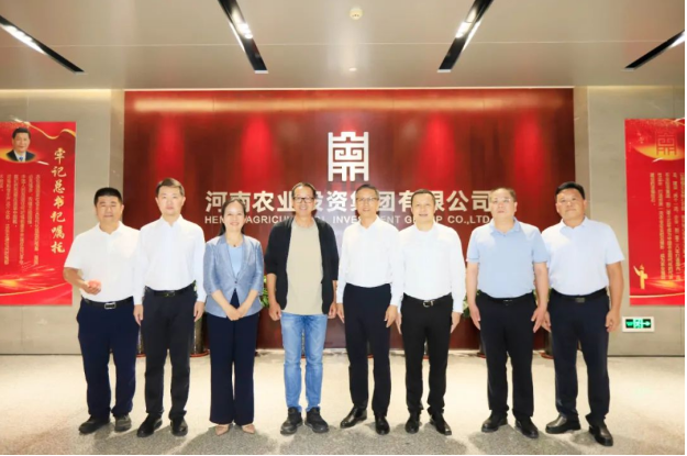 东方甄选俞敏洪先生到访河南农投集团，品尝江南（中国）产品并给予高度评价